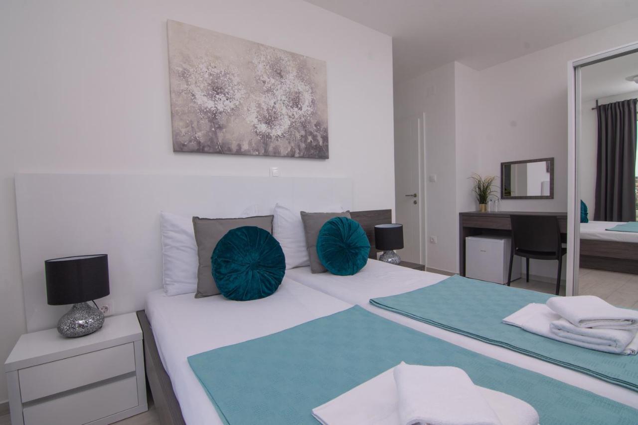 Apartments & Rooms Pool Villas Maris B Novalja Luaran gambar